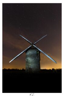 Moulin sous la nuit étoilée 